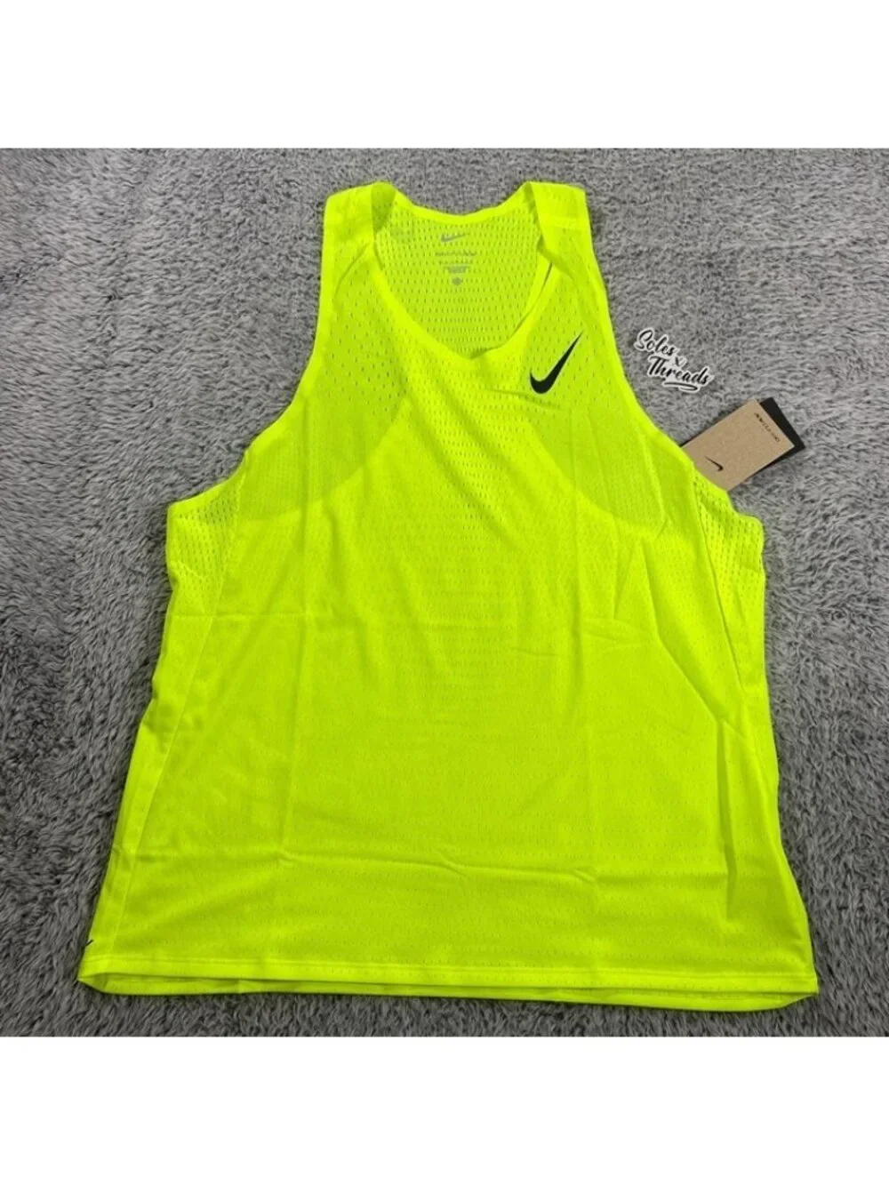 Nike AeroSwift Dri-FIT ADV Running Singlet Size Large Men Volt FN4231-702